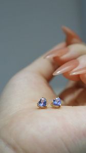Xinfly Classic Lace Edge Court Style Au750 Fine Jewelry Wholesale 18K Real Gold Heart Shape <b>Blue</b> Tanzanite <b>Stud</b> <b>Earrings</b> - Product Image 2