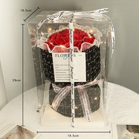 Großhandel Heiß Rosa Batik-Seifenblumen-Hochzeitsdekoration 19-teiliges LED-Licht Kunstseidenrosen-Bouquet mit Geschenkbox