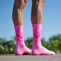 Chaussettes de course et de cyclisme personnalisées de haute qualité pour hommes, vente en gros, chaussettes de sport athlétiques respirantes en nylon, chaussettes de compression mi-mollet en gros