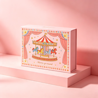 Boîtes cadeaux et sacs shopping personnalisés pour commandes de marques privées avec illustrations et graphismes sur mesure