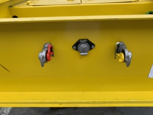 Semi-remorque à profil bas en acier à 2 essieux, très vendue, avec col de cygne amovible et suspension pneumatique pour le transport de machines surdimensionnées - Product Image 3