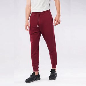 Jogging moderne pour homme conçu pour un usage décontracté et quotidien, offrant un ajustement confortable et un tissu extensible doux - Product Image 1