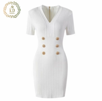 KD Fabricant de tricot OEM ODM Personnalisable Vintage Elegance Classique Bouton doré à manches courtes Tricots Mini Robe pour femmes