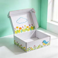 Boîte cadeau personnalisée imprimée numériquement avec un motif de nuage de dessin animé, production en 72 heures, boîte en carton anti-écrasement pour produits pour enfants