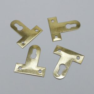 T Shaped Metal Wall Mount Brass 15kg Load Capacity For Picture <b>Frames</b> And Cross Stitch Hooks - Product Image 2