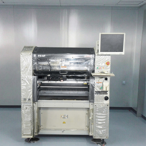 Equipo de Ensamblaje SMT Compacto Yamaha YG12, Colocador de Componentes Versátil para la Industria Automotriz y Fabricación de LED - Product Image 6