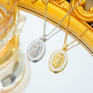 Collana Classica e Trendy Placcata Oro e Argento con Pendente Ovale della Vergine Maria in Acciaio al Titanio per Donne e Ragazze - Product Image 1
