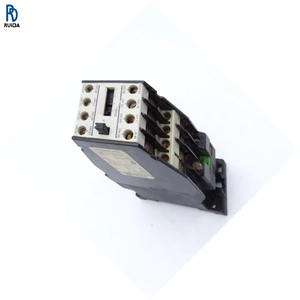 คอนโทรลเลอร์ PLC เซ็นเซอร์ คอนแทคเตอร์ ของแท้ใหม่เอี่ยม รุ่น 3TH828-AK2 - Product Image 1