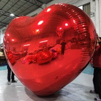 Boule Sphère en Forme de Coeur avec Miroir Rouge Réfléchissant Suspendu pour la Saint Valentin Ballon Gonflable en Forme de Coeur
