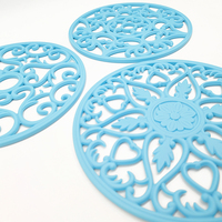 Sous-verres ronds modernes personnalisés et élégants, sets de table ajourés à motif floral, dessous de plat en silicone de qualité alimentaire, isolants et résistants à la chaleur