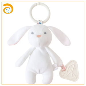 Jouet suspendu 2-en-1 pour berceau de bébé, hochet en peluche douce et anneau de dentition, motifs animaux (ours, girafe, <span class=keywords><strong>vache</strong></span>, lapin), <span class=keywords><strong>doudou</strong></span> pour poussette, cadeau pour nourrisson - Product Image 5