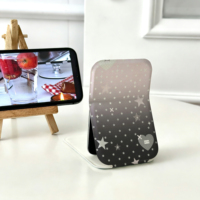 Cermin Saku Lipat Motif Bintang Hitam Pink yang Lucu, Dilengkapi Penyangga Lipat, Aksesori Estetika Keren dan Manis untuk Dipadukan Sehari-hari