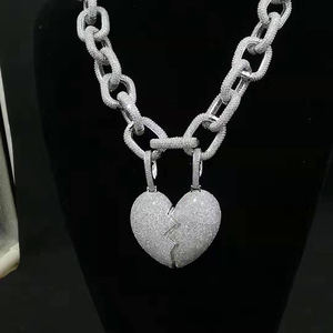 Colgante de latón con forma de corazón para hombre y mujer, joyería de lujo, gran tamaño, estilo Hip Hop, 1 unidad - Product Image 6