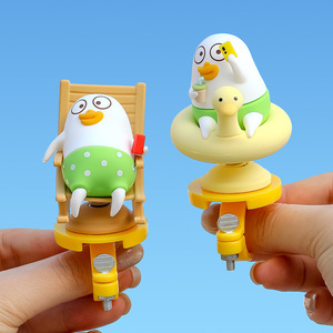 Figurine de canard de dessin animé, décoration de voiture à bascule, accessoire de véhicule en plastique pour vélo électrique, décoration de tableau de bord de moto - Product Image 4