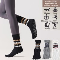 Nouvelles chaussettes de yoga mi-mollet à cinq doigts pour femmes, antidérapantes, sans couture, pour l'entraînement de Pilates et le fitness, antibactériennes, fourniture ODM professionnelle