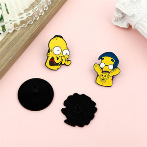 <span class=keywords><strong>En</strong></span> gros, Pin's de revers amusant <span class=keywords><strong>en</strong></span> alliage métallique, thème dessin animé <span class=keywords><strong>Les</strong></span> Simpsons (Famille <span class=keywords><strong>Simpson</strong></span>) - Product Image 3