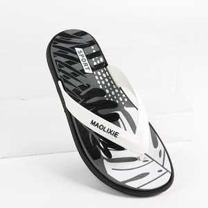 Prix Usine Grossiste PVC Tongs Sandales Plage Chancletas Sport Vente en Gros Claquettes <span class=keywords><strong>Homme</strong></span> Semelle EVA Multicolore Logo Personnalisé - Product Image 5