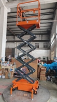 Plateforme élévatrice à ciseaux électrique autopropulsée de 300 kg, plateforme élévatrice pour personne, mât de 6 m avec certification CE, plateforme de travail en hauteur pour entrepôt