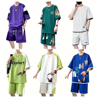 Ensemble deux pièces décontracté et fin pour homme, idéal pour l'été : T-shirt à manches courtes et pantalon à revers aux chevilles