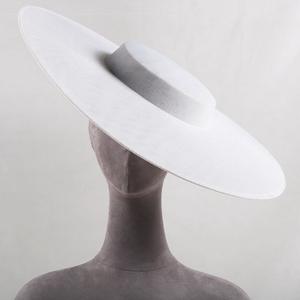 Cappello Percher Vintage Ispirato al Design Rotondo da 19 Pollici - Product Image 2