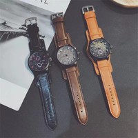 Montre pour homme avec grand calendrier de style coréen, tendance, distinctive, montre à quartz pour étudiants