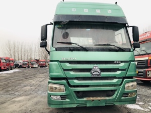 รถบรรทุกหัวลากมือสอง Sinotruk Euro2 ดีเซล 6x4 พวงมาลัยซ้าย HOWO 10 ล้อ รับน้ำหนัก 21-30 ตัน 371 แรงม้า กล้องมองหลัง 360 องศา - Product Image 2