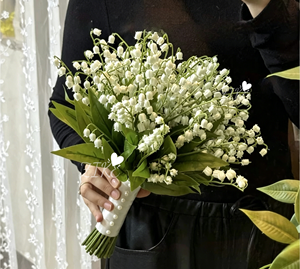 Décoration Artificielle de Mariage Premium : Lys du Val, Tulipes, Fleurs Artificielles Réalistes, Bouquets de Mariée, Boutonnière Personnalisable - Product Image 1