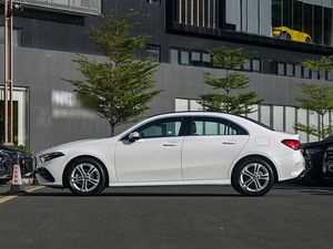 El 2025 Mer cede s-Ben Z A180L, 1,3 T, 136PS, un sedán de lujo con una apariencia elegante, ofrece grandes ofertas y tiene un buen precio. - Product Image 2