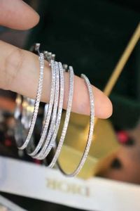 Pendientes de Aro Grandes con Diamantes Redondos Genuinos de Oro Blanco de 18k, 45mm, 0.80ct, Estilo Eternity, de Xinfly - Product Image 2