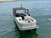 Bateau ponton en aluminium soudé de luxe de 30 pieds, haute vitesse, sportif, avec moteur hors-bord puissant