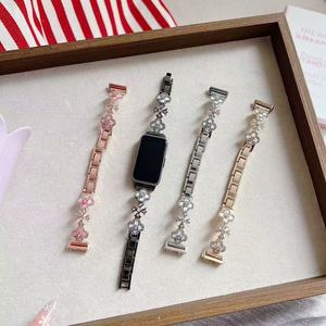 Correa de Reloj de Lujo con Trébol de Cuatro Hojas y Diamantes de Imitación, Compatible con Apple Watch 10/<span class=keywords><strong>S11</strong></span>, Huawei Fit4/GT6, <span class=keywords><strong>Xiaomi</strong></span> Band 10 - Product Image 1