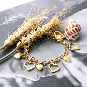 Pulsera de Acero Inoxidable 316L con Baño de Oro PVD de 18K, Diseño de Corazón, Resistente al Agua, para Mujer, Venta al Por Mayor - Product Image 4