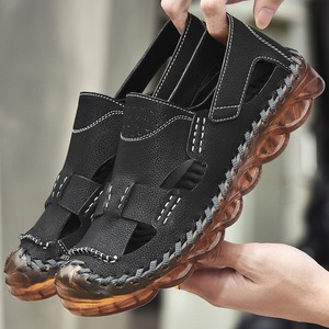 Nouvelles sandales d'été pour hommes, chaussures de plage en cuir pour hommes, chaussures décontractées tendance, chaussures ouvertes, chaussures de conduite d'extérieur en une seule pièce. - Product Image 2
