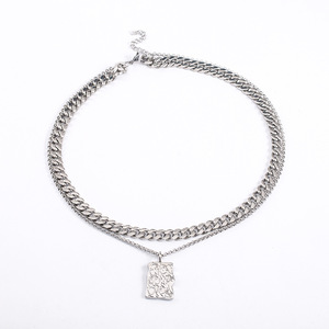 จี้รูปทรงเรขาคณิตไทเทเนียมสตีลแบบยูนิเซ็กซ์ สร้อยคอคิวบันสองชั้น สร้อยคอแฟชั่นแบบโชคเกอร์ - Product Image 1