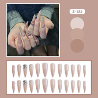 Faux ongles à presser de luxe rose poudré scintillant, style stiletto, avec grappes de diamants roses surdimensionnées, pour événements mondains, fournitures pour ongles