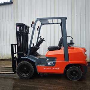 Montacargas Diésel Mini Toyota Usado de Marca Japonesa de 3 Toneladas con Motor Original - Product Image 4