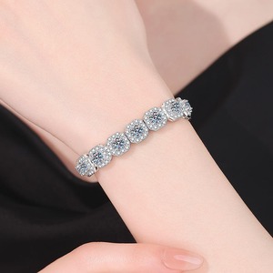 สร้อยข้อมือเพชรโมอิสซาไนต์สุดฮิตสำหรับใส่ทำงานและสไตล์ลำลอง มีจำหน่ายสำหรับขายส่ง - Product Image 4