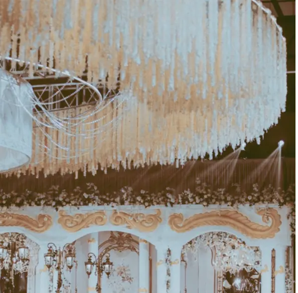 מלאכותי משי ויסטריה גפן תליית פרחים זר בית חתונה קשת קיר תפאורה