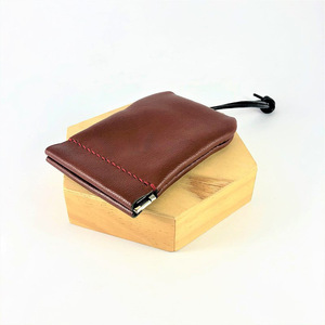 Étui pour clés de voiture en cuir PU de style japonais, fermeture automatique à pression, porte-clés avec fente pour clés extractible, étui intégré modèle Y8840 - Product Image 3