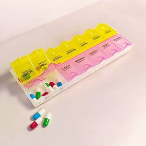 Usine d'impression OEM Vente en gros <span class=keywords><strong>Pilulier</strong></span> portable de voyage 7 jours Organisateur hebdomadaire Boîte à pilules en plastique 7 grilles - Product Image 3