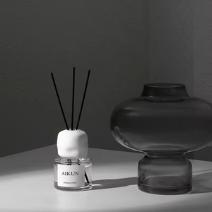 Diffuseur de parfum en verre de luxe personnalisé Aikun 120 ml, parfum frais longue durée pour l'aromathérapie du sommeil, sans BPA - Product Image 1