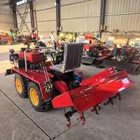 Mini-tracteur agricole 4x4 multifonctionnel diesel avec rotoculteur et lame de bêche pour la culture des vergers et des fermes