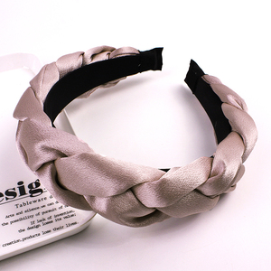 <span class=keywords><strong>YIWU</strong></span> QIYUE New <span class=keywords><strong>Head</strong></span> Bọc Rắn Màu Đàn Hồi Mềm Lớn Dày Phụ Nữ <span class=keywords><strong>Head</strong></span> Wraps Satin LỤA Headband <span class=keywords><strong>Head</strong></span> Bands Đối Với Phụ Nữ - Product Image 6