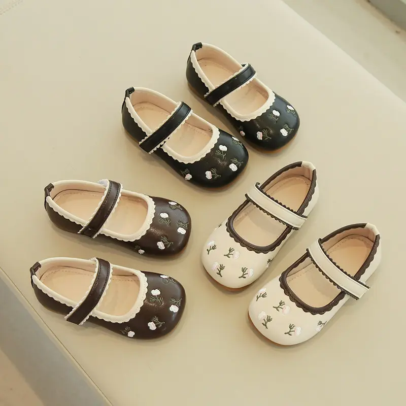 Girls' Leather Shoes 2024 New Girls' Embroidered Single Shoes Soft Sole Middle and Small Children's Soft Sole Princess Shoes PU