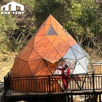 Tente de glamping exclusive en forme de pêche de 6m avec douche et toilettes