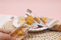 Gezonde Snack Pomelo Melkzuur Fruit Sap Chia Zaad Bolvormige Harde Snoep Lollipop Enkelverpakking voor Feestcadeau
