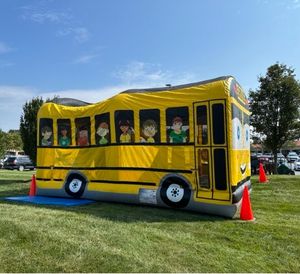 Autobús escolar mágico inflable, casa <span class=keywords><strong>de</strong></span> rebote, alquiler <span class=keywords><strong>de</strong></span> coches amarillos, puente combinado, Tobogán, carrera <span class=keywords><strong>de</strong></span> obstáculos, casa <span class=keywords><strong>de</strong></span> salto - Product Image 4