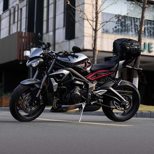 Échantillon gratuit - Sac de casque de moto en cuir Motowolf 45L imperméable pour la randonnée/la salle de sport/la conduite - Modèle ZC099 - Garantie 1 an - Product Image 3