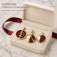 Collier Pendentif Cœur Grenade Émaillé Rouge LUOYUNE, Bijou Fruité Doré, Charme Élégant, Cadeau pour Elle, Collection Styles