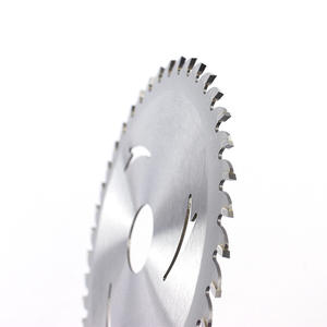ใบเลื่อยวงเดือนคาร์ไบด์สำหรับงานไม้แบบสั่งทำพิเศษ เกรดอุตสาหกรรม ขอบต่อเนื่อง สำหรับตัดไม้ รองรับ OEM - Product Image 5